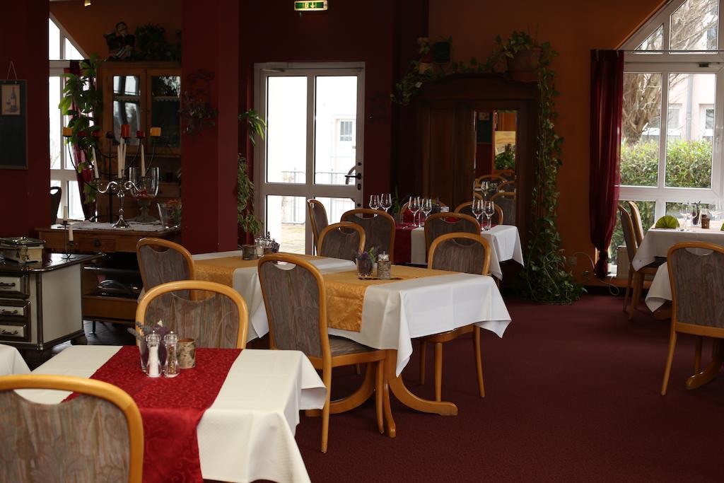 Hotel Taunus Residence Bad Camberg Esterno foto