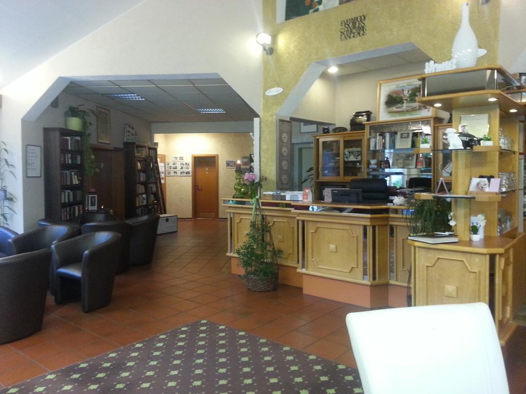Hotel Taunus Residence Bad Camberg Esterno foto